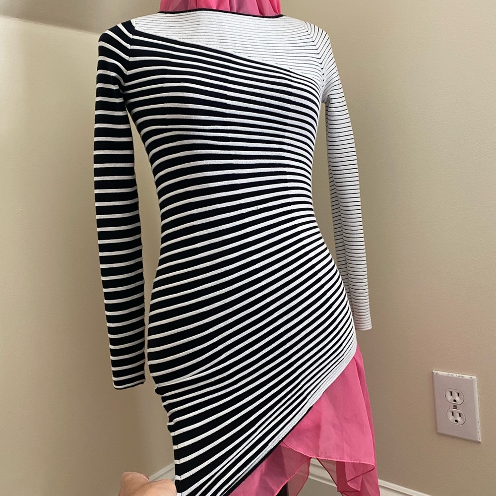 Beautiful Rondina New York asymmetric Black/White Lightwght Sweater sz S Bodycon